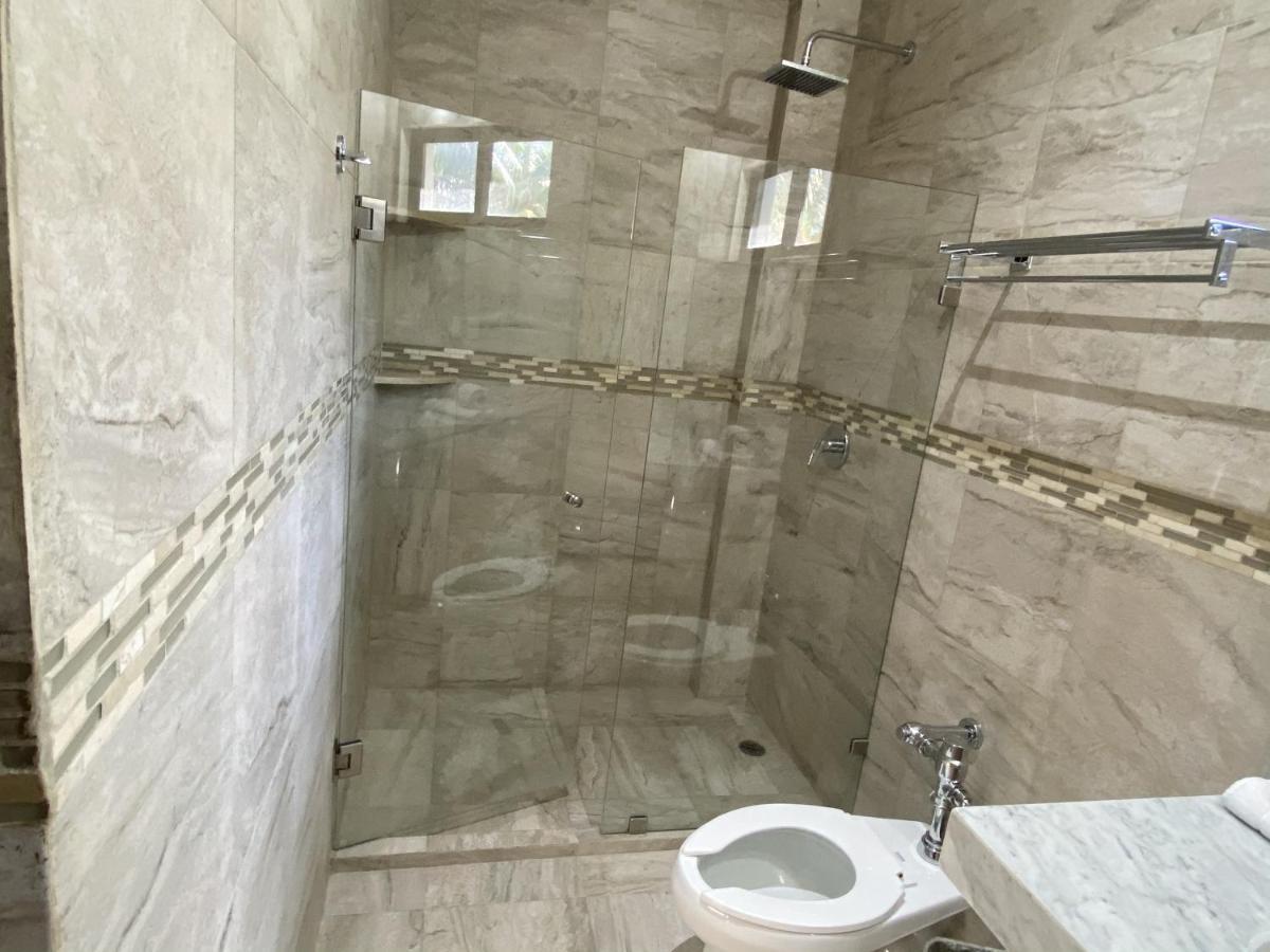 Cuxos Hotel Beachfront Isla Mujeres Εξωτερικό φωτογραφία