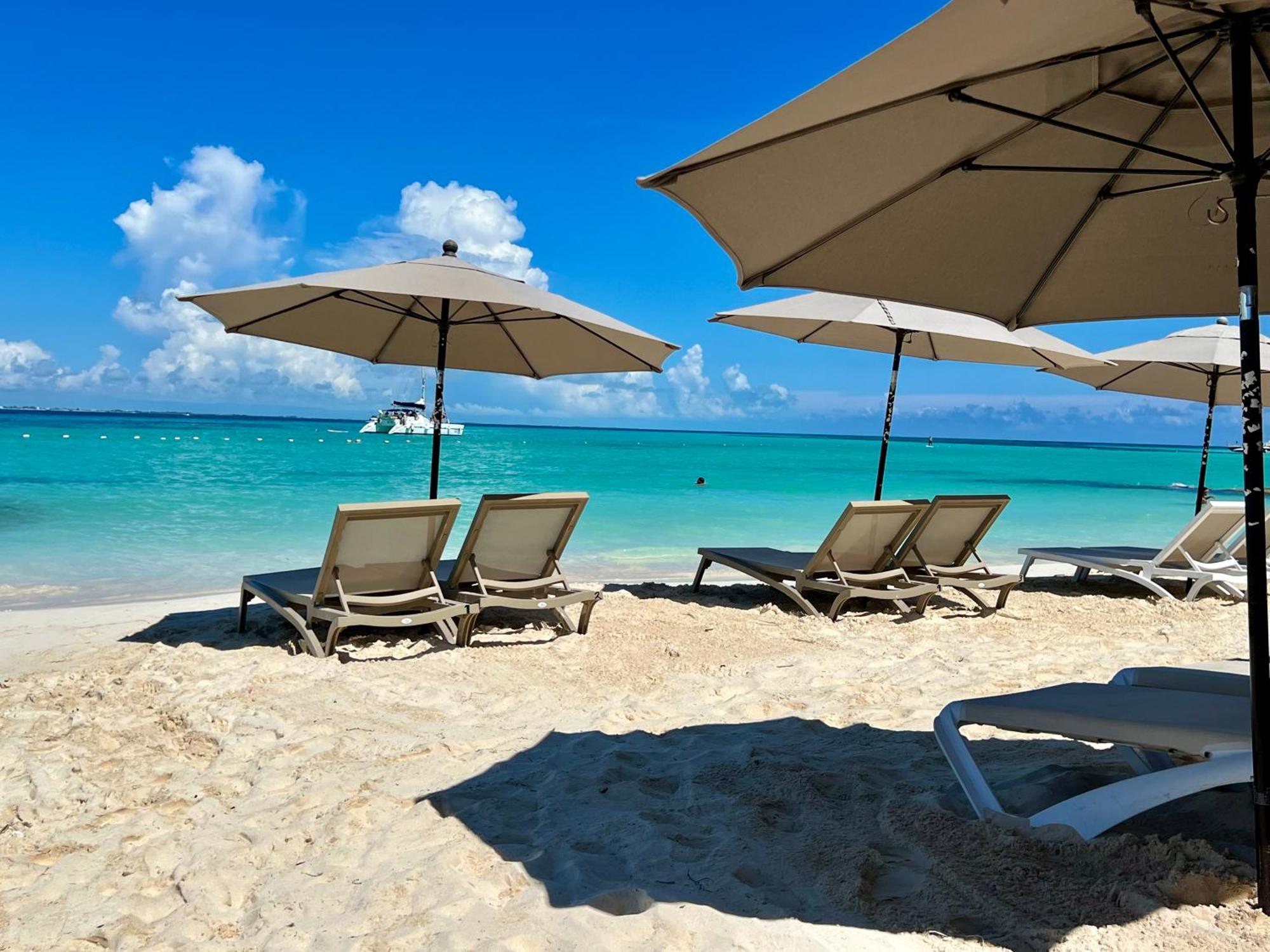 Cuxos Hotel Beachfront Isla Mujeres Εξωτερικό φωτογραφία