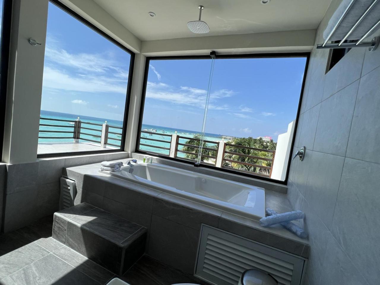 Cuxos Hotel Beachfront Isla Mujeres Εξωτερικό φωτογραφία
